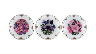 Royal Albert Collector Plates - The Queen Mother's Favourite Flowers - Set of 5