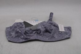 Five Guy De France Underwired Embroidered Bras to include 2x UK 34D, 3x 34E, All Light Grey