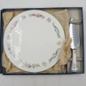 Royal Worcester cake plate and knife set in the Fleuri pattern, boxed. UK P&P Group 2 (£24+VAT for