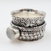 Sterling silver and hardstone spinner ring, size L. UK P&P Group 0 (£7+VAT for the first lot and £