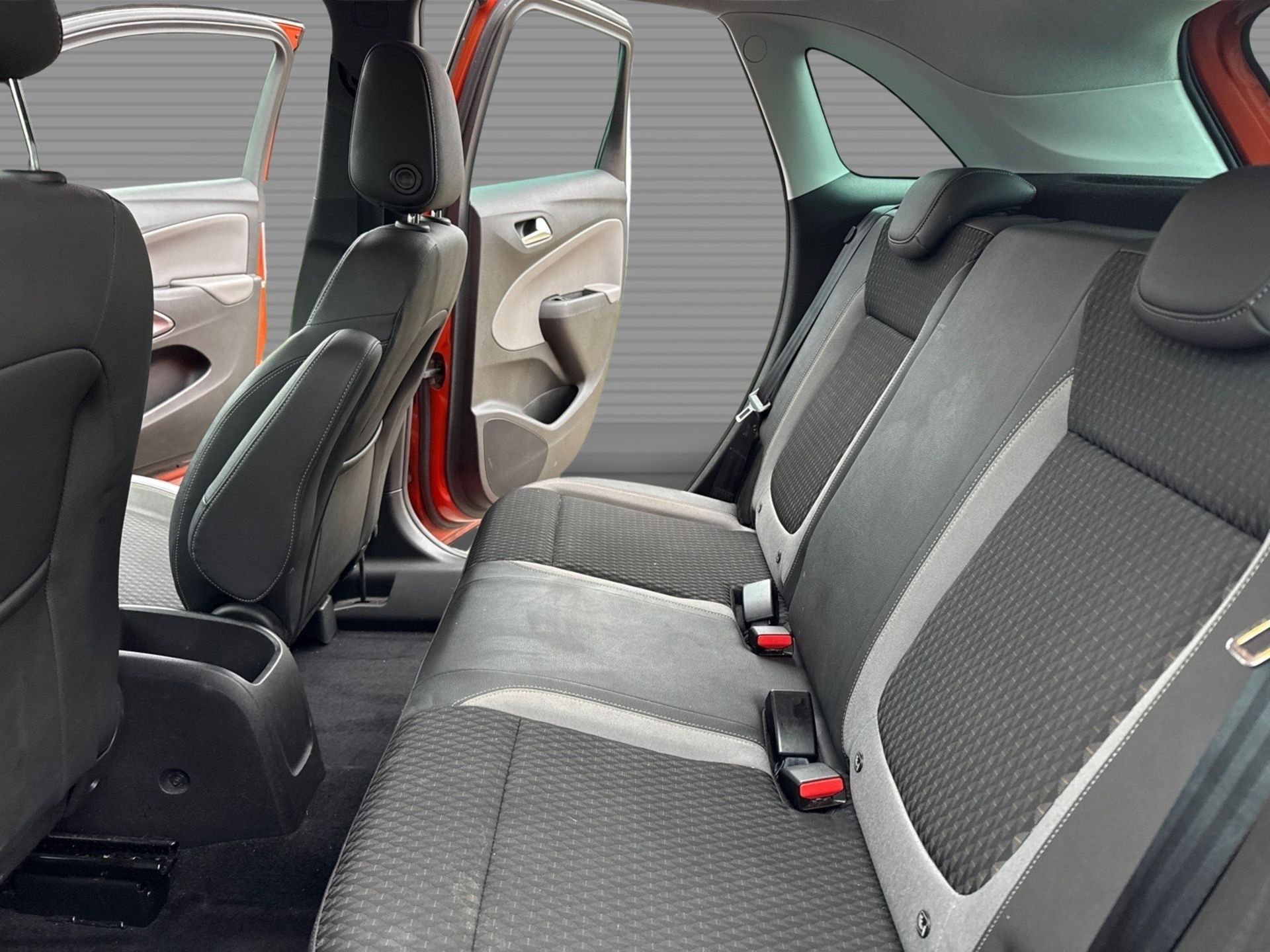 Vauxhall Crossland X Elite 1.2 T - Auto s/s - Parking Sensors - Bluetooth - Ulez Compliant - DAB - Image 12 of 23