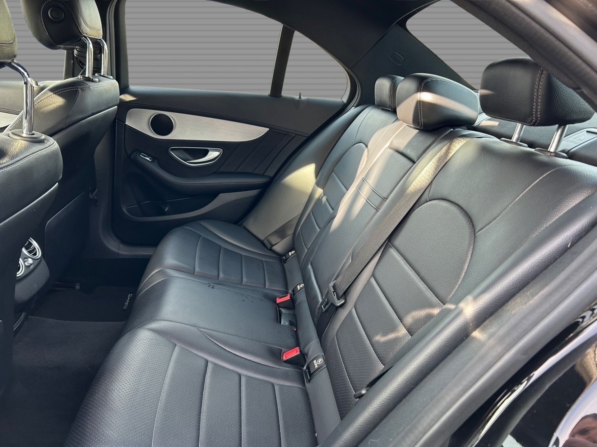 (ON SALE) 2015 Model Mercedes-Bens C220 *AMG* Line Saloon 2.1 - Automatic - Navigation - Bluetooth - Image 12 of 21