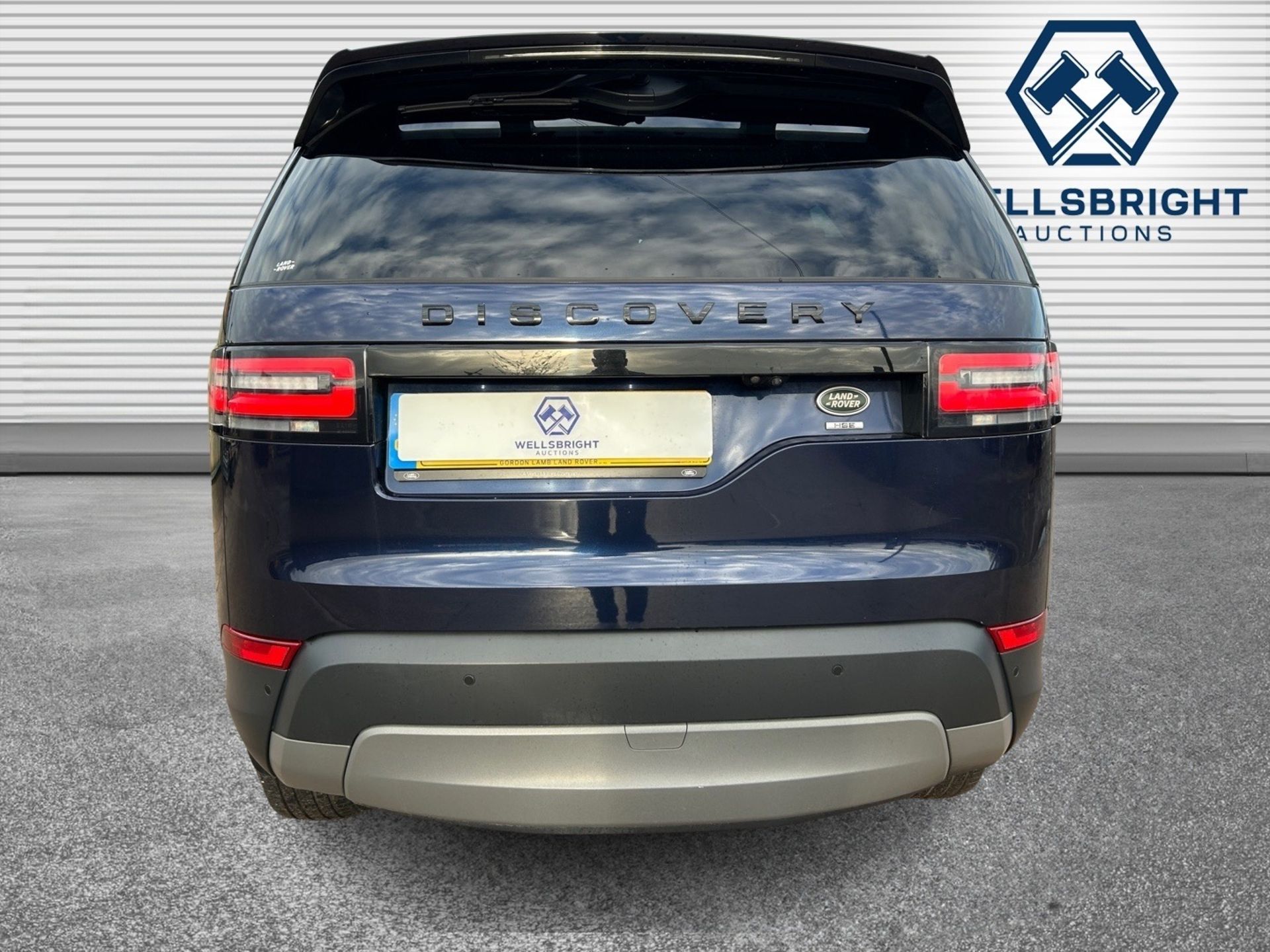 2017 Land Rover Discovery HSE - Automatic - 7 Seater - Pan Roof - Heated Seats - Image 4 of 27