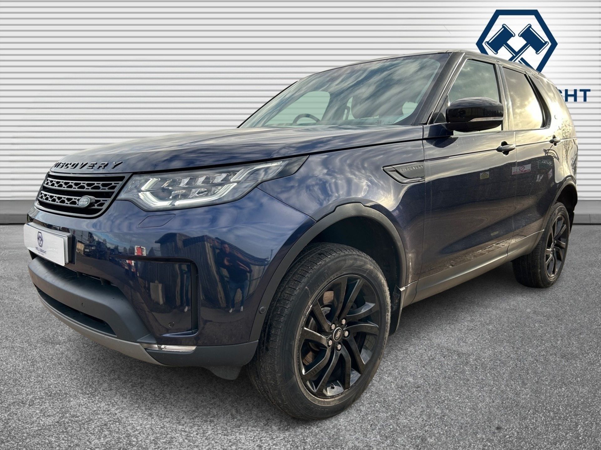 2017 Land Rover Discovery HSE - Automatic - 7 Seater - Pan Roof - Heated Seats - Image 2 of 27