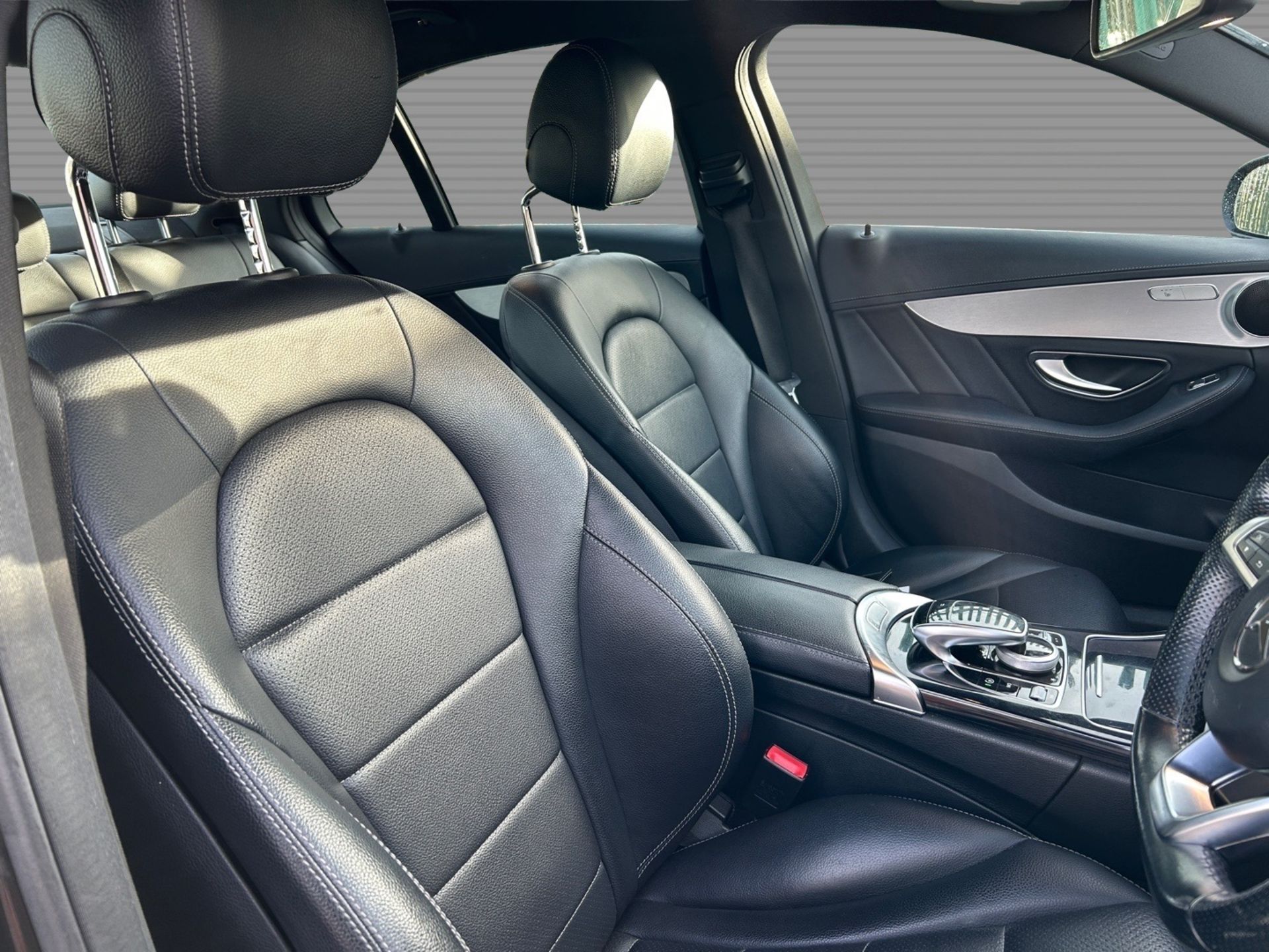 (ON SALE) 2015 Model Mercedes-Bens C220 *AMG* Line Saloon 2.1 - Automatic - Navigation - Bluetooth - Image 10 of 21