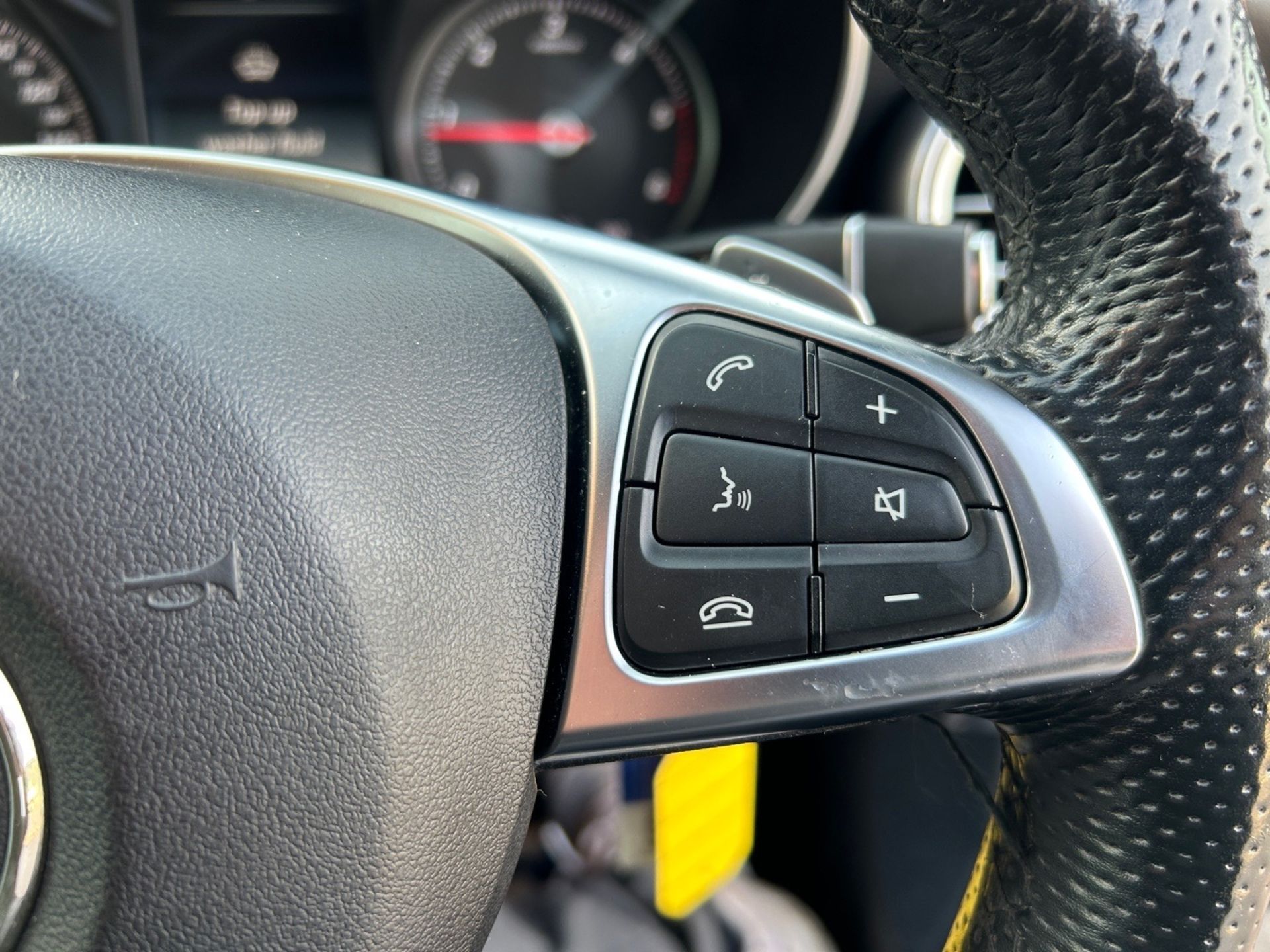 (ON SALE) 2015 Model Mercedes-Bens C220 *AMG* Line Saloon 2.1 - Automatic - Navigation - Bluetooth - Image 15 of 21