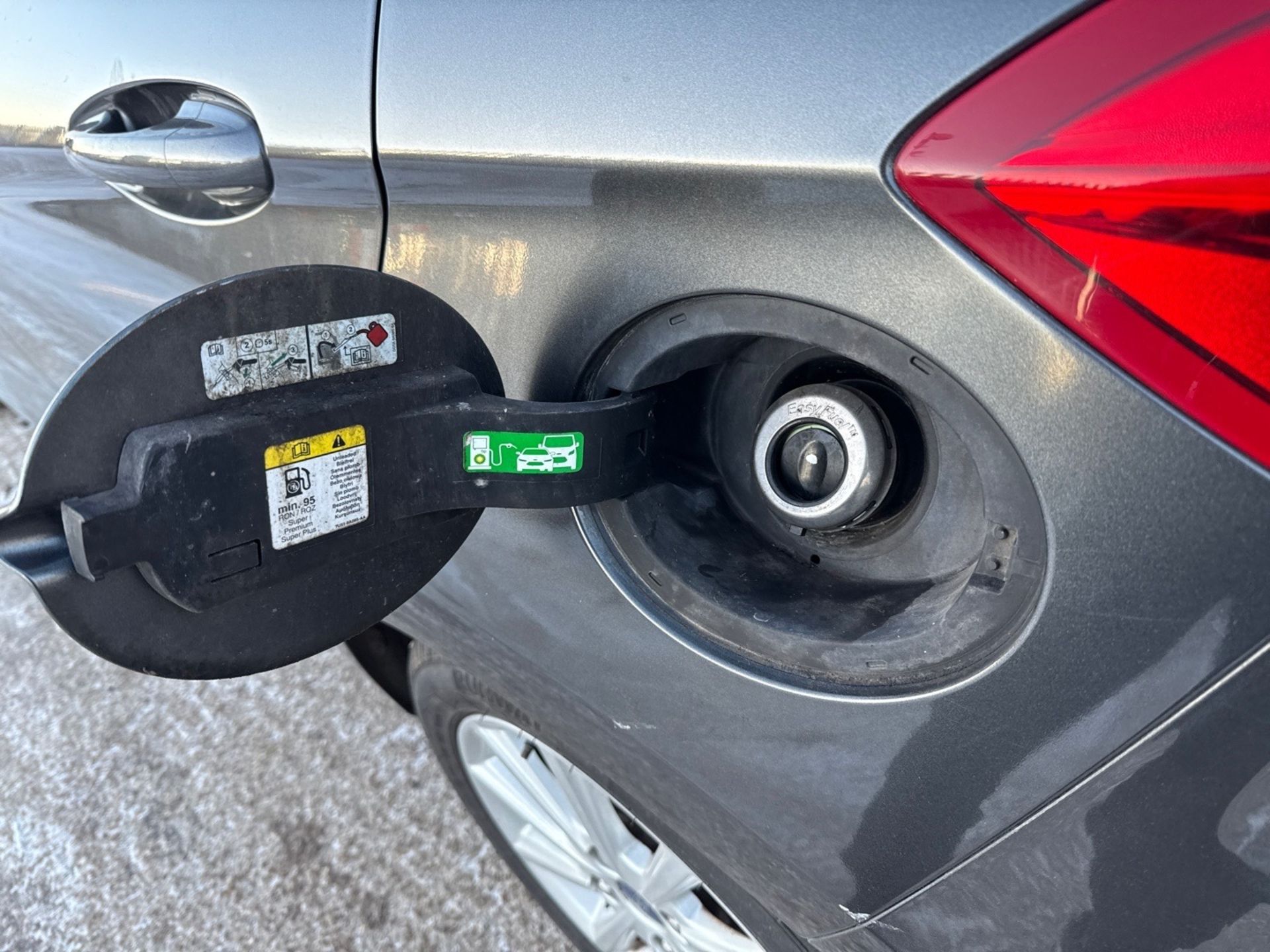 2017 FORD Fiesta Titanium 125 Hatchback 1.0 - Navigation - Bluetooth - Petrol- Auto s/s! - Image 10 of 25