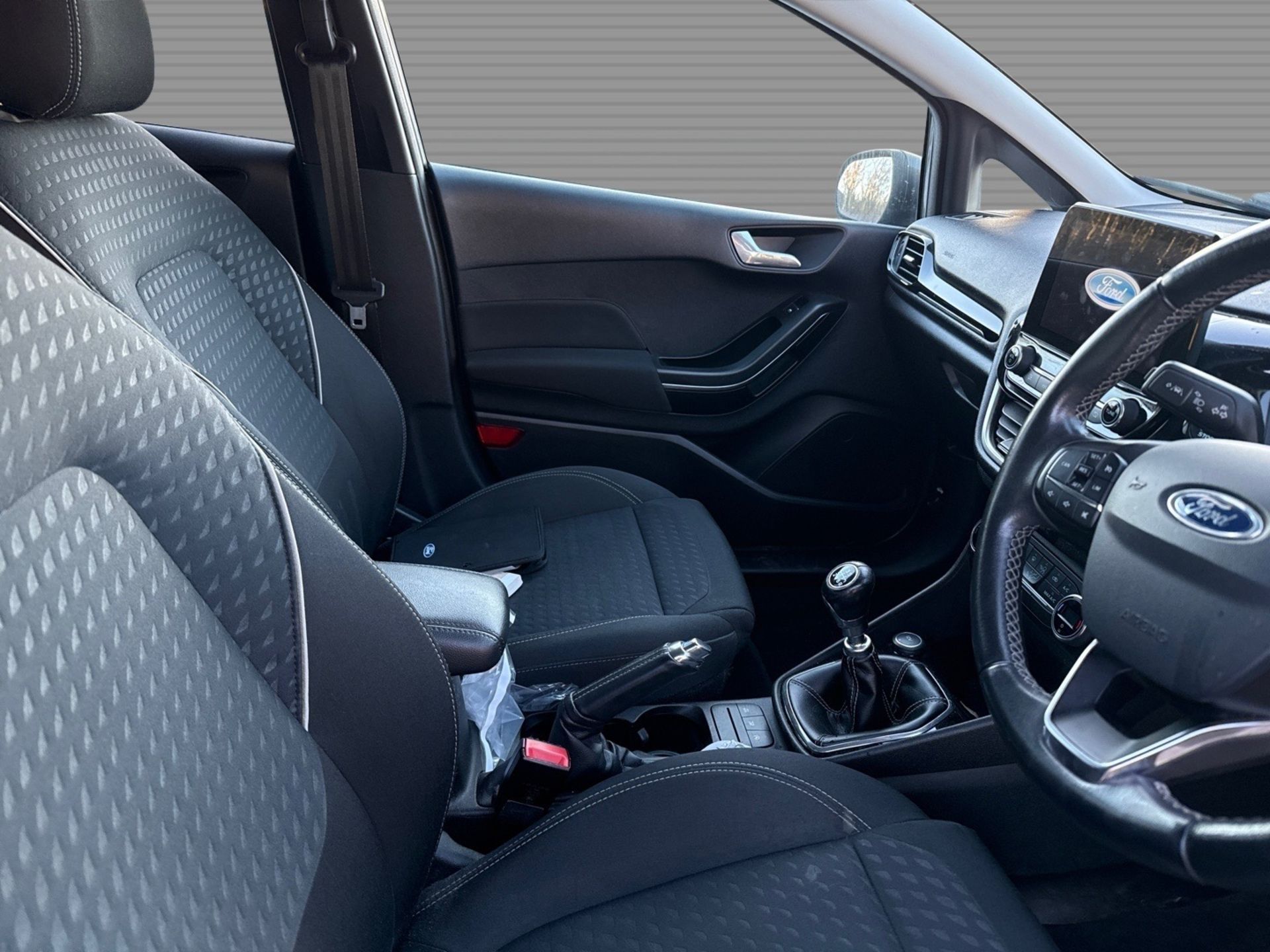 2017 FORD Fiesta Titanium 125 Hatchback 1.0 - Navigation - Bluetooth - Petrol- Auto s/s! - Image 22 of 25