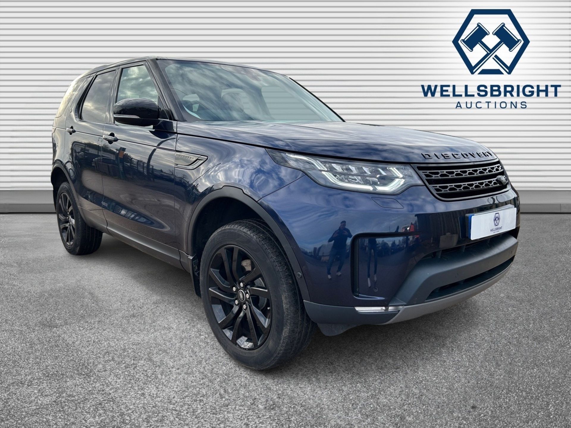 2017 Land Rover Discovery HSE - Automatic - 7 Seater - Pan Roof - Heated Seats - Image 7 of 27