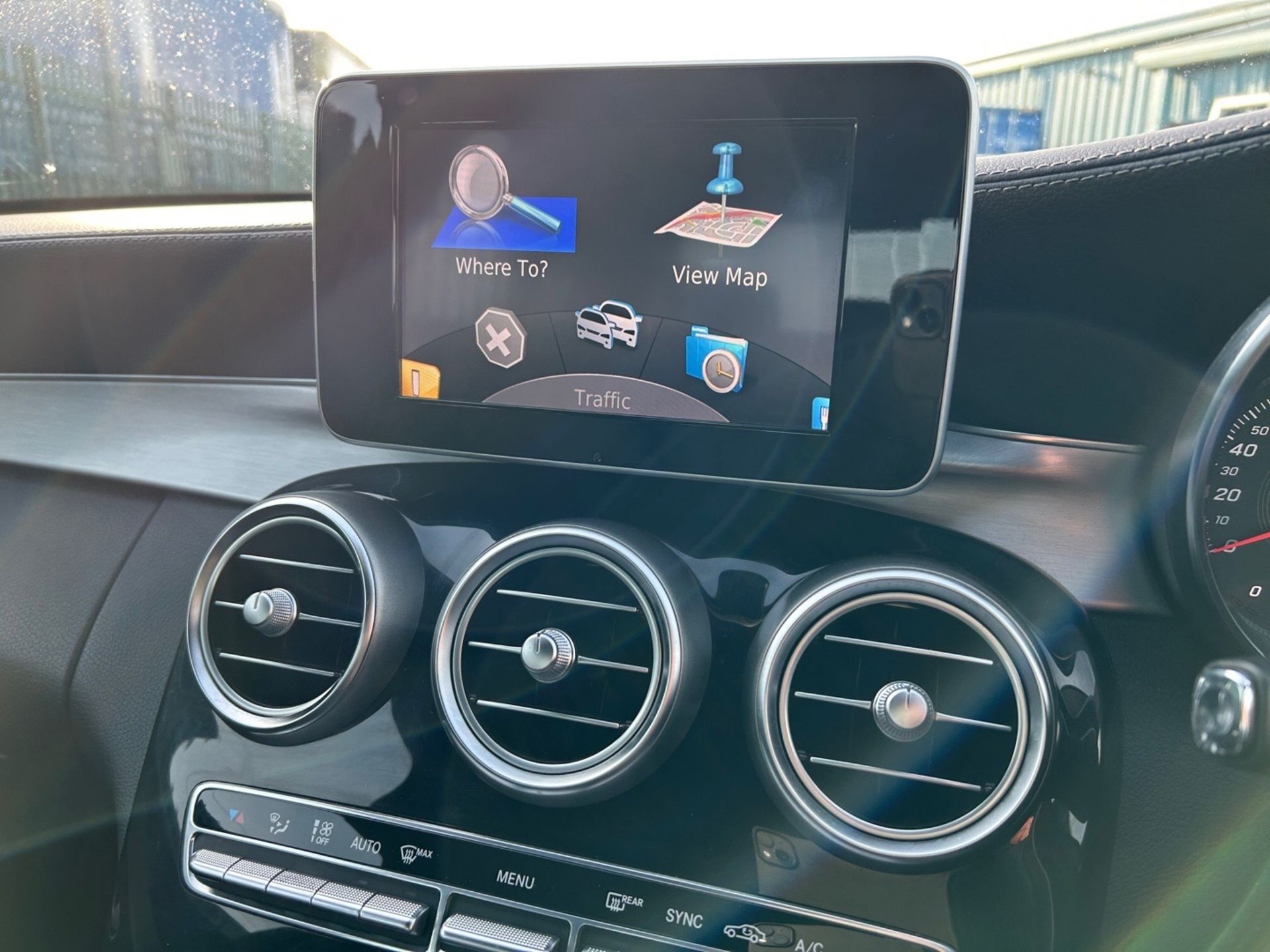 (ON SALE) 2015 Model Mercedes-Bens C220 *AMG* Line Saloon 2.1 - Automatic - Navigation - Bluetooth - Image 20 of 21