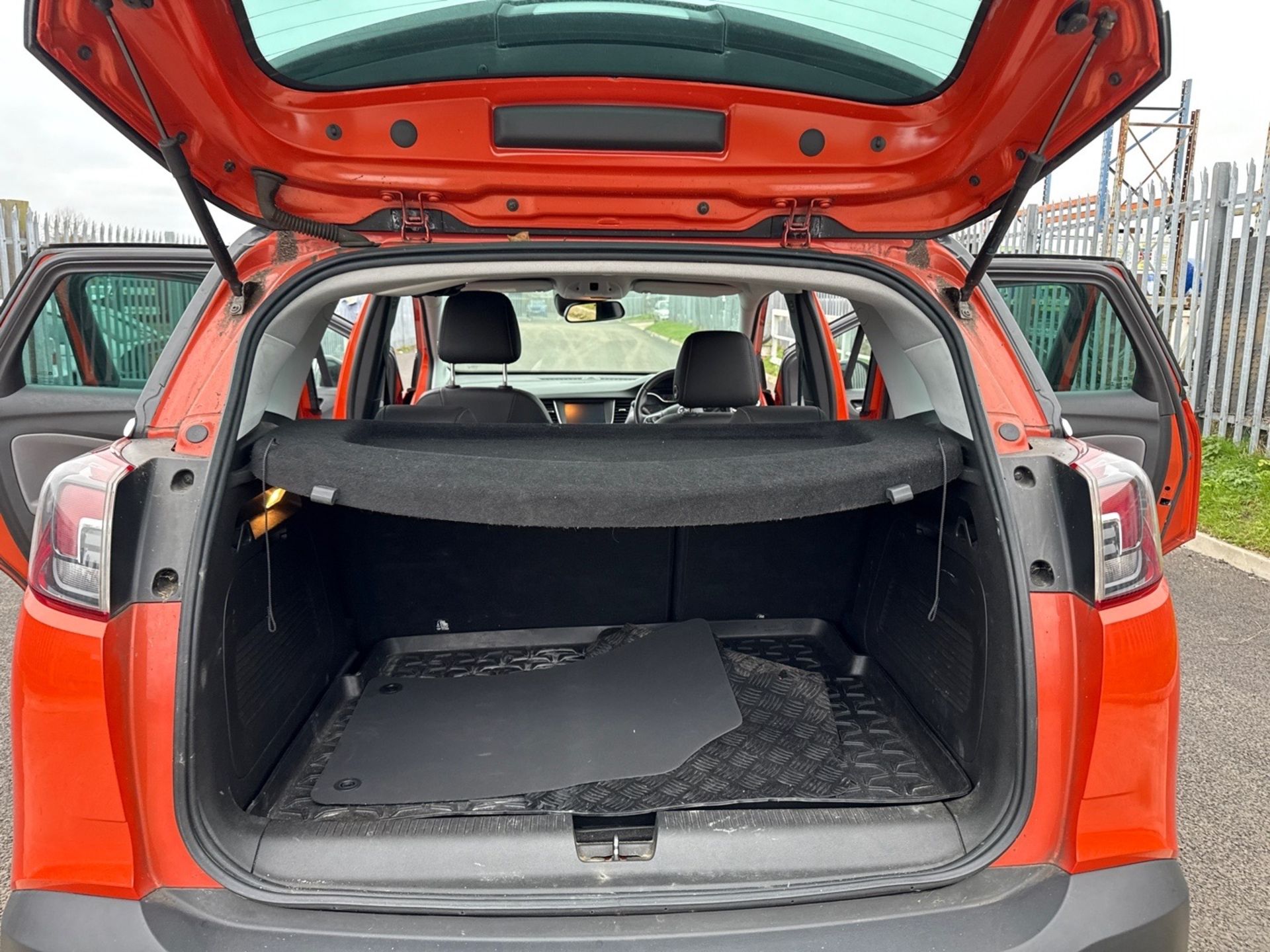 Vauxhall Crossland X Elite 1.2 T - Auto s/s - Parking Sensors - Bluetooth - Ulez Compliant - DAB - Image 19 of 23