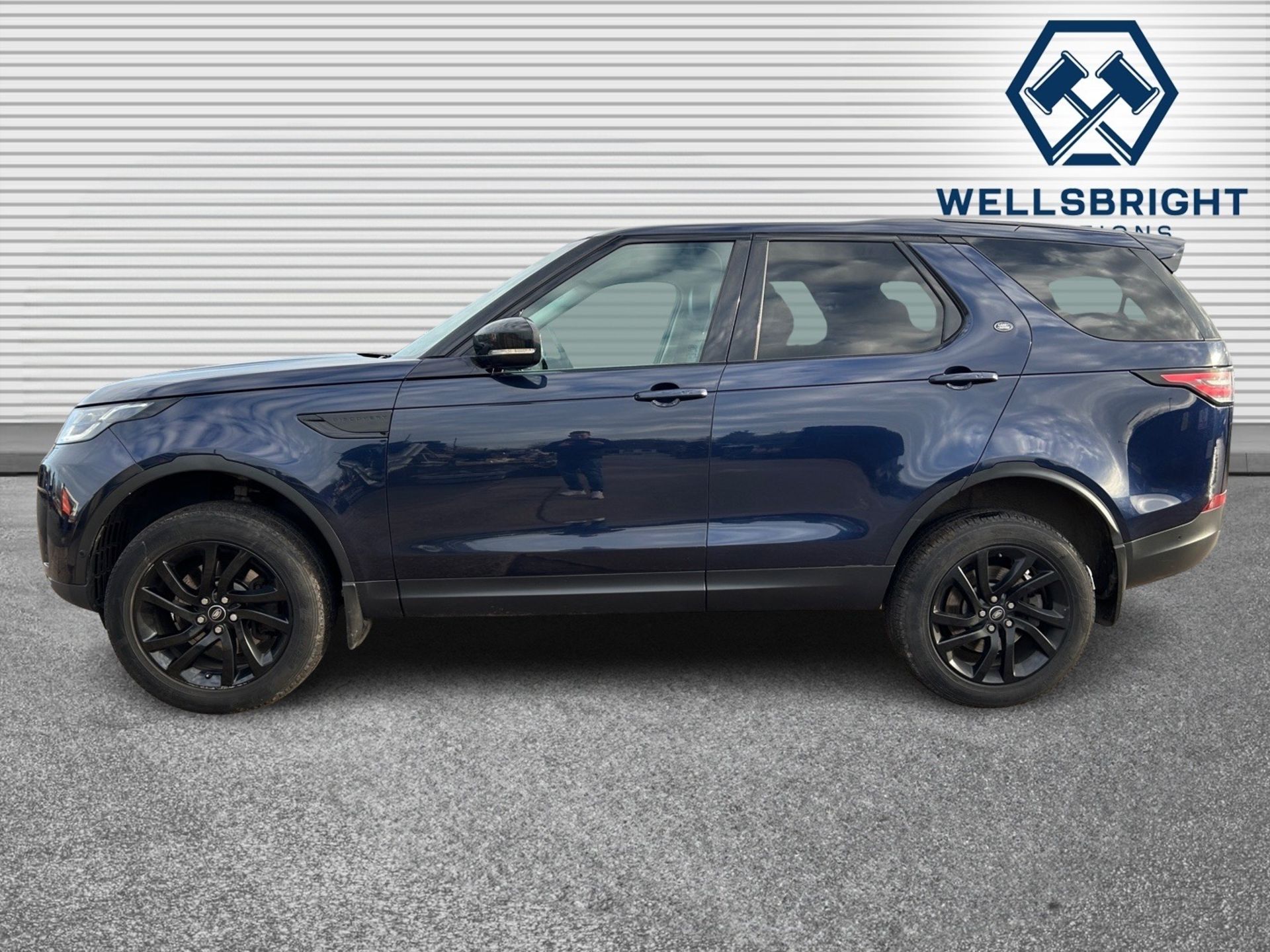 2017 Land Rover Discovery HSE - Automatic - 7 Seater - Pan Roof - Heated Seats