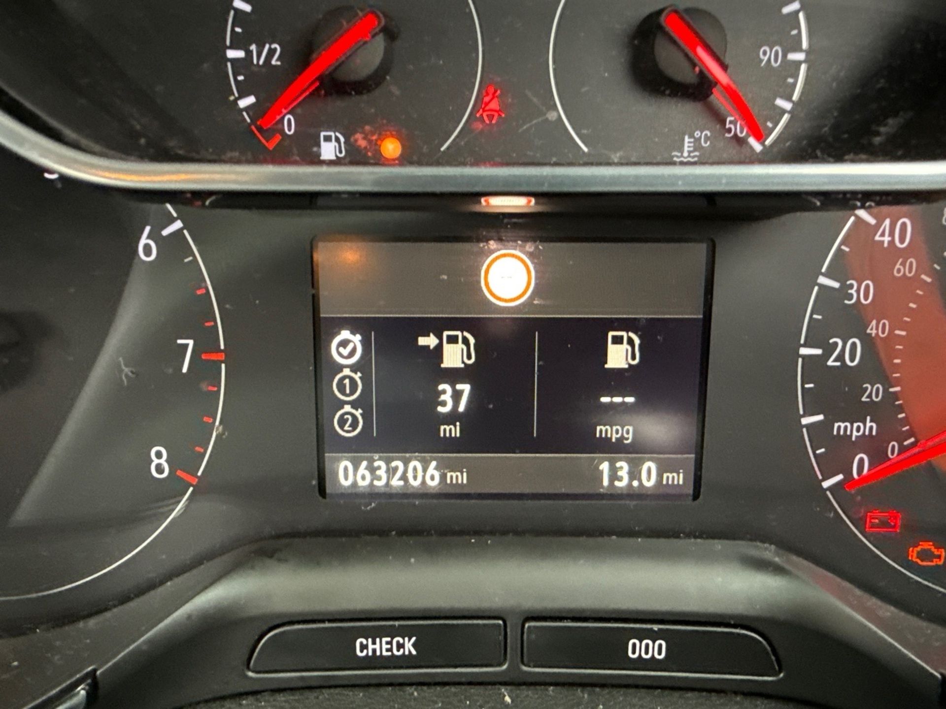 Vauxhall Crossland X Elite 1.2 T - Auto s/s - Parking Sensors - Bluetooth - Ulez Compliant - DAB - Image 21 of 23