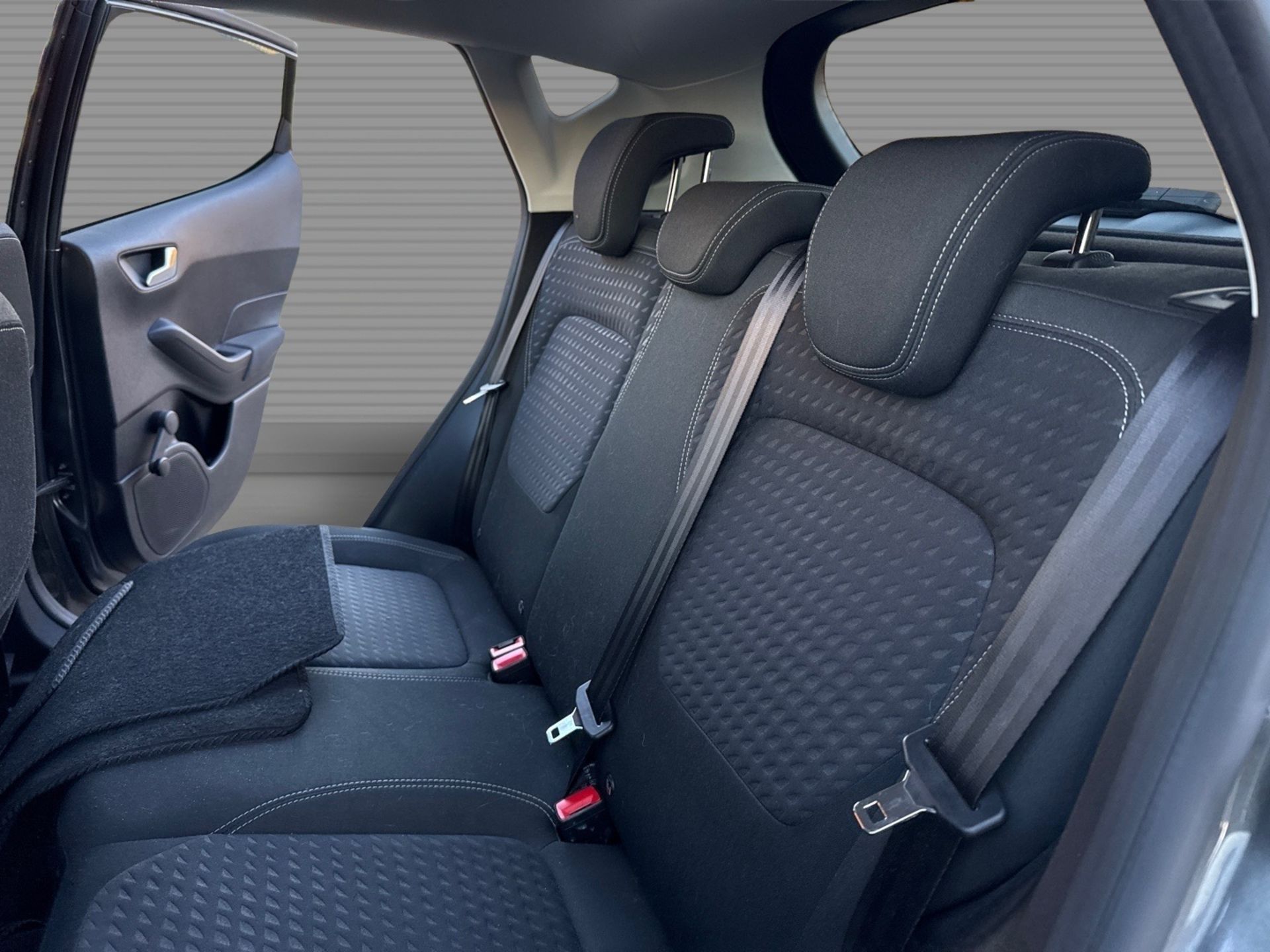 2017 FORD Fiesta Titanium 125 Hatchback 1.0 - Navigation - Bluetooth - Petrol- Auto s/s! - Image 20 of 25