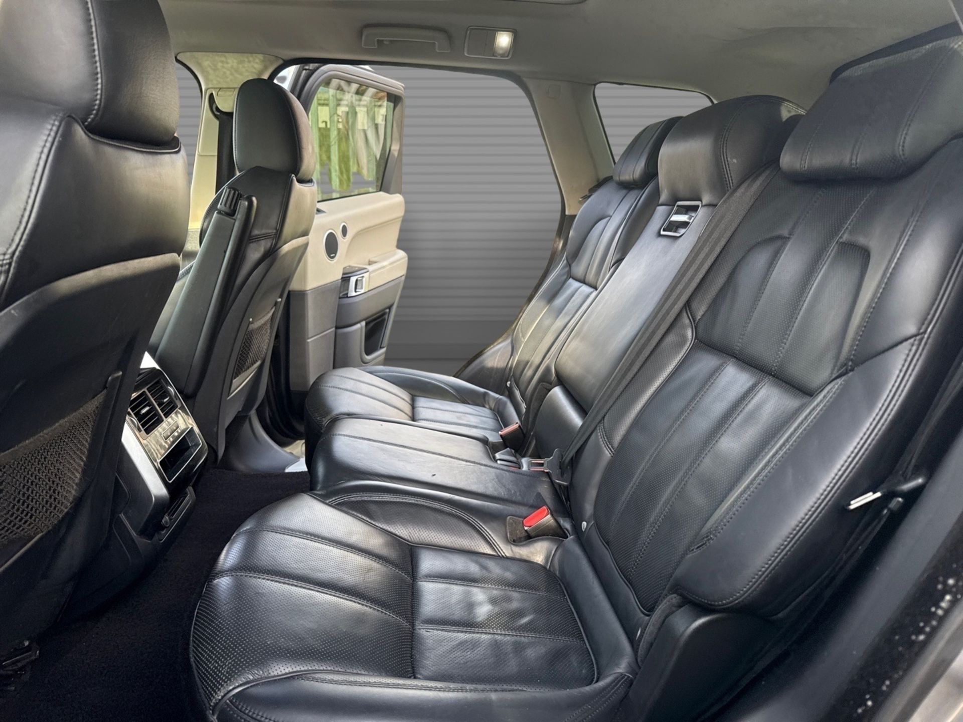 Range Rover Sport V6 HSE 3.0 - Automatic - Heated Seats - Panoramic Roof - Navigation - - Image 12 of 26