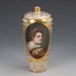 Vase mit Frauenporträt. Richard Klemm.