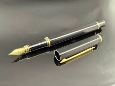 Caran D´Ache Füller schwarz sechseckig