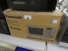 +VAT Panasonic microwave oven in silver (NN-GD37HS)