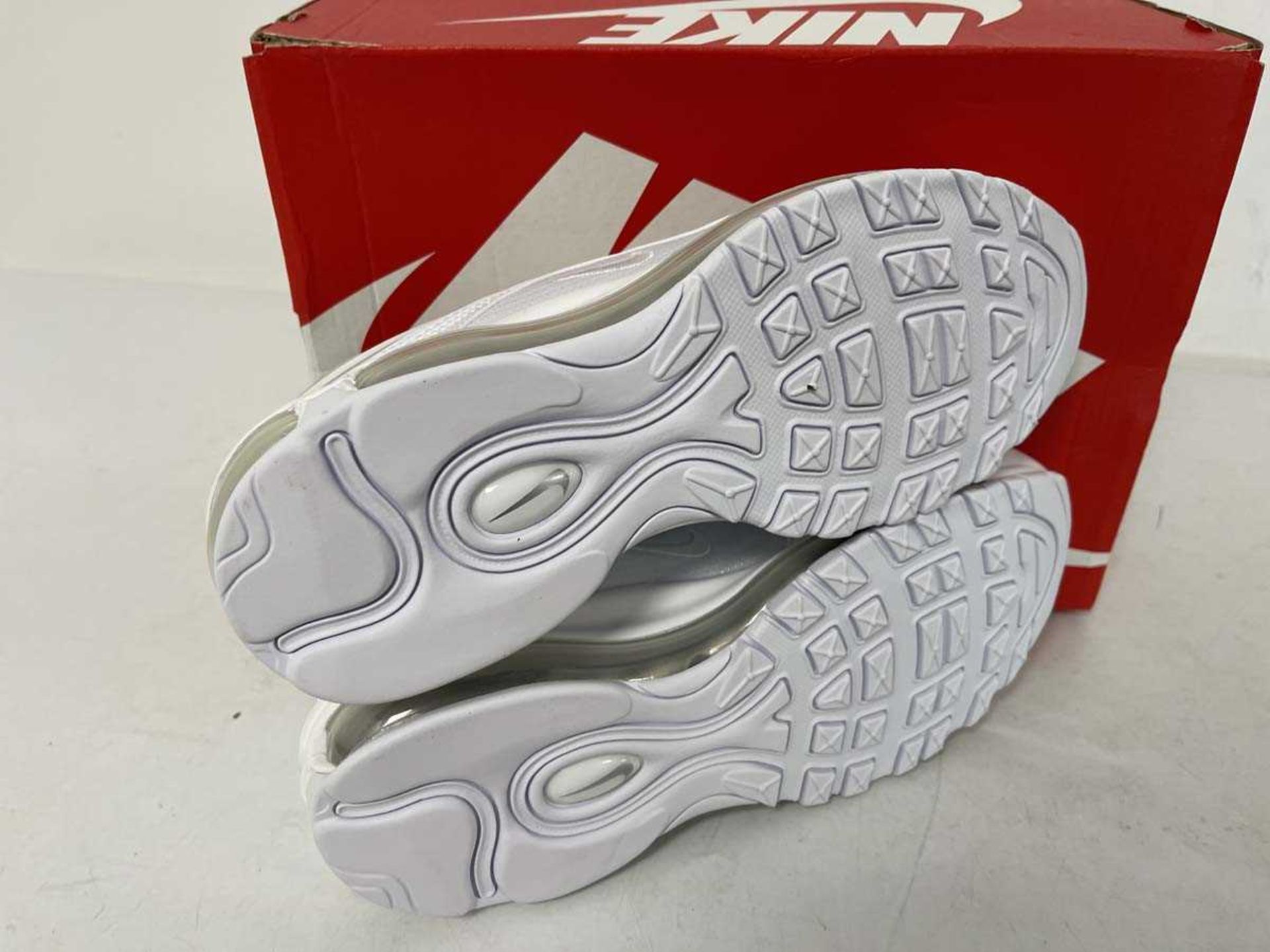 Mike Vat R +VAT Nike air max 97 trainers in white size UK6 - boxed