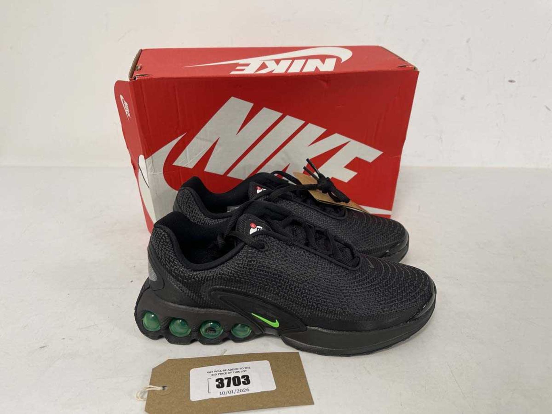Mike Vat R +VAT Nike air max DN trainers in black size UK5 - boxed