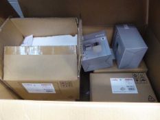 4 Lindby ceiling lights together with 2 bath lamps