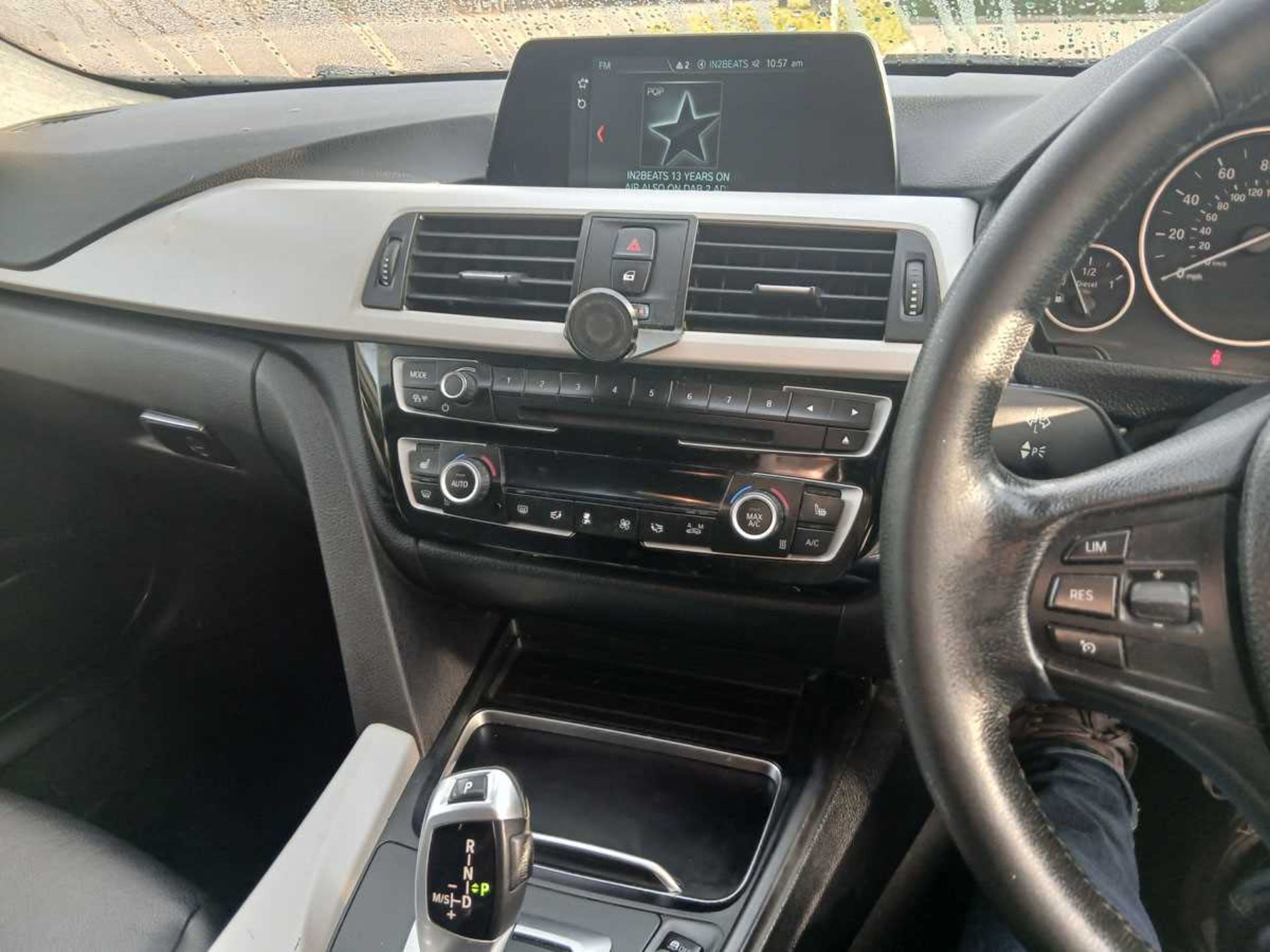 (YH68 CTM) 2019 BMW 318d SE Touring Steptronic Auto 5-door estate in blue, 1995cc diesel, 8-speed - Image 13 of 14