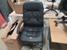 Black office chair