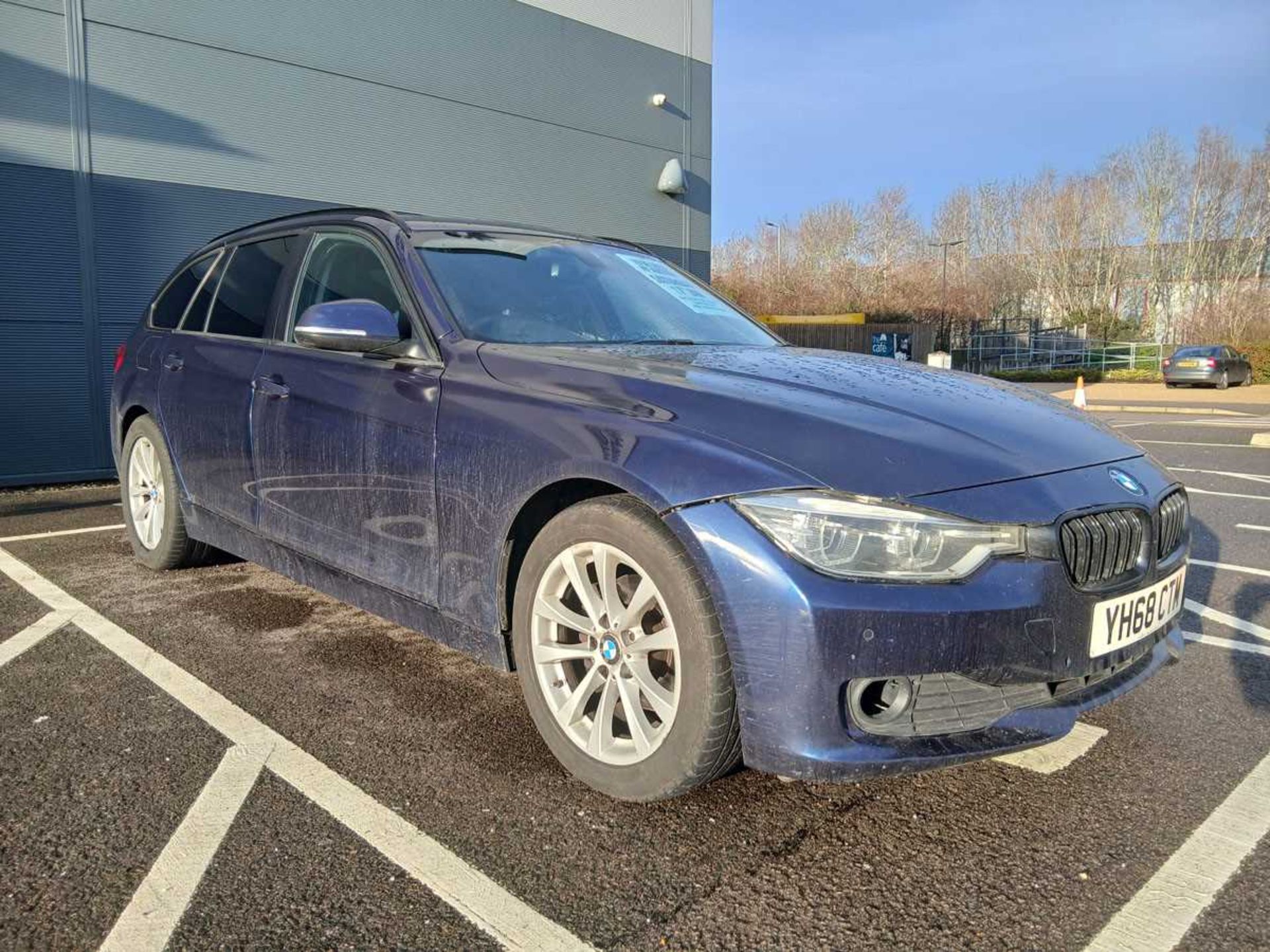 (YH68 CTM) 2019 BMW 318d SE Touring Steptronic Auto 5-door estate in blue, 1995cc diesel, 8-speed - Image 3 of 14