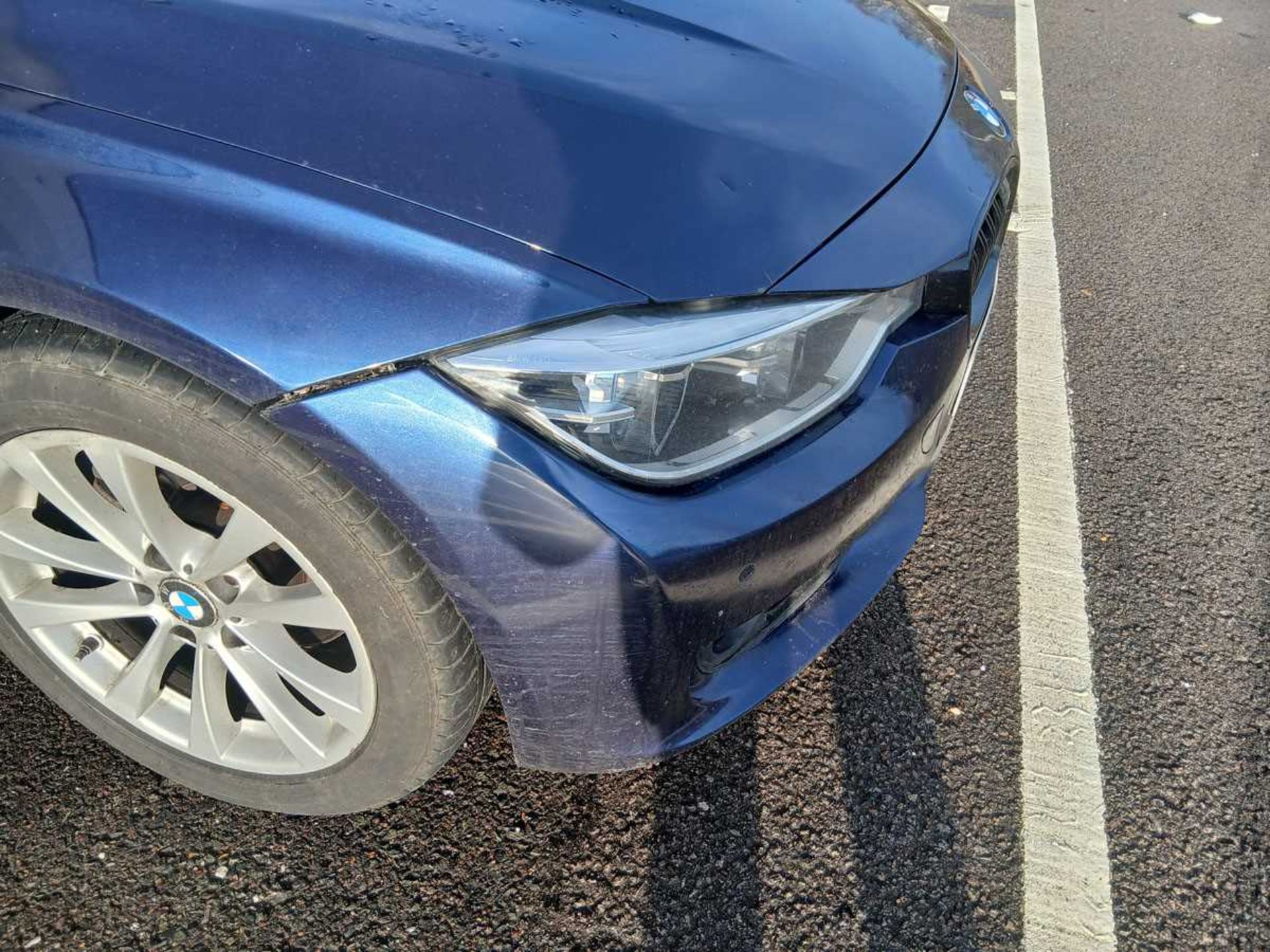 (YH68 CTM) 2019 BMW 318d SE Touring Steptronic Auto 5-door estate in blue, 1995cc diesel, 8-speed - Image 4 of 14