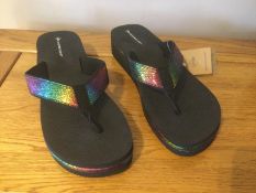 Dunlop “Bow” Ladies, Low Wedge, Flip Flop Sandals, Size 3, Rainbow - Brand New