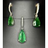 Beautiful 12.27ct Natural Emerald Earrings and Pendant Set With Natural Diamonds & 18k Gold