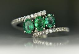 Beautiful 0.62Ct Natural Emerald Ring With Natural Diamonds & Platinum 950