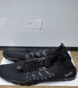 Black Swim Shoes - 28cm Long. Est £15 - U2-BOX 71