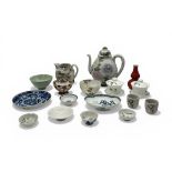 A LARGE GROUP OF ASIAN CERAMICS TO INCLUDE A TEAPOT, CUPS, BOWLS, DISHES, ETC
