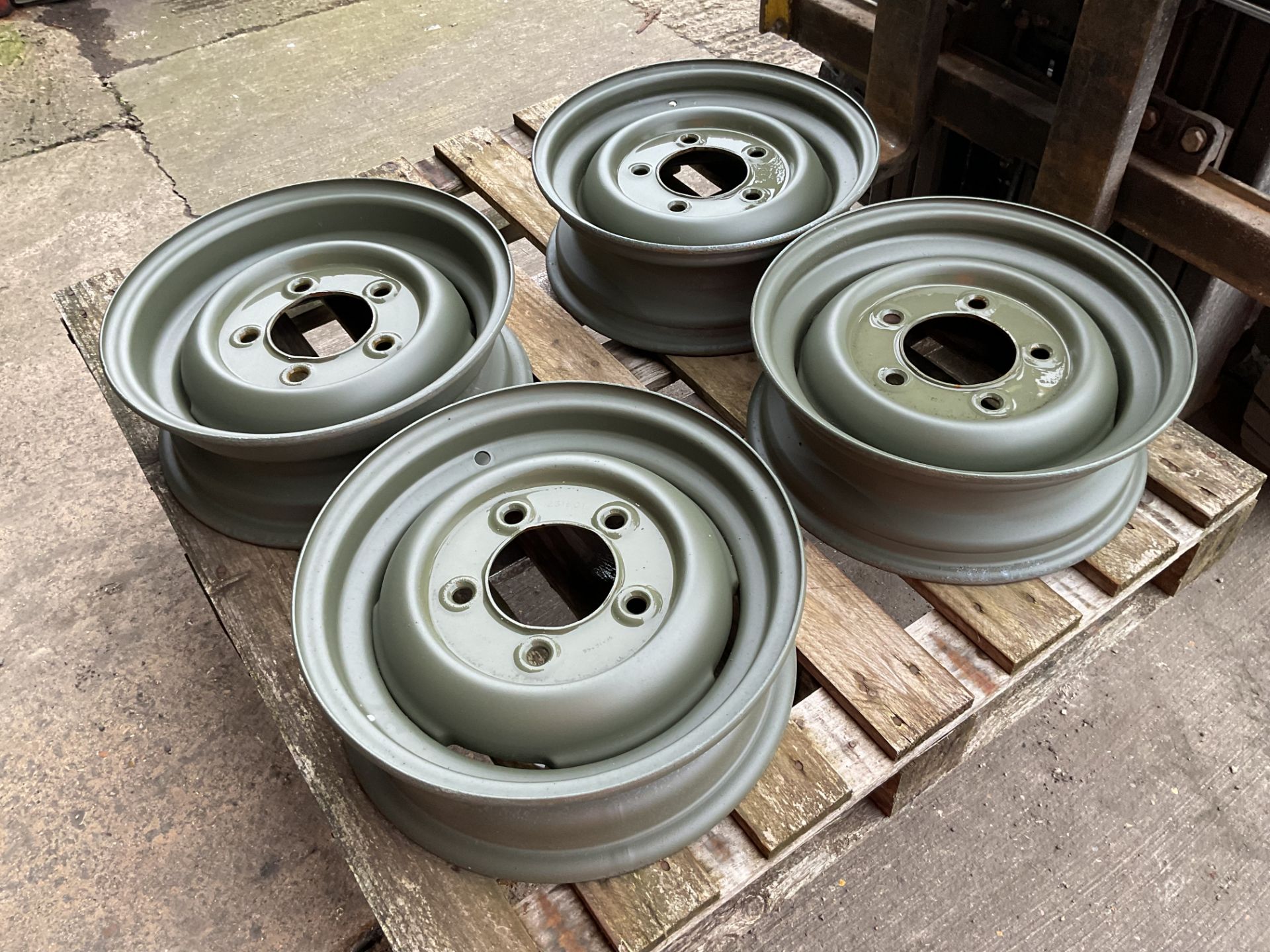 Steel Rims For 2011 Range Rover You are bidding on: 4x Land Rover Steel Wheel Rims, from MOD *Pallet ...
